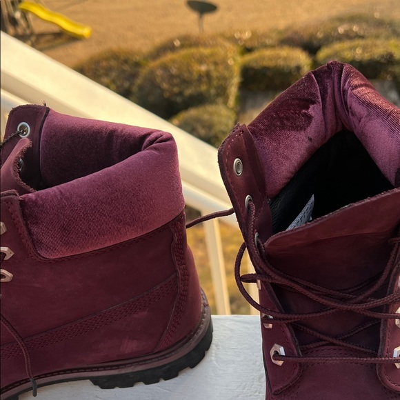 Limited Edition Burgandy Velvet Timberland Boots women's size 9 - Picture 11 of 11